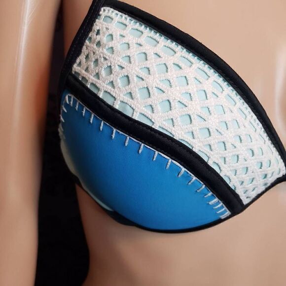 California Waves Wimens Bikini Top - Picture 2 of 6